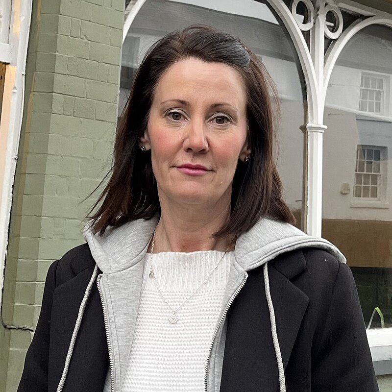 Picture of Suzanne Thomas
